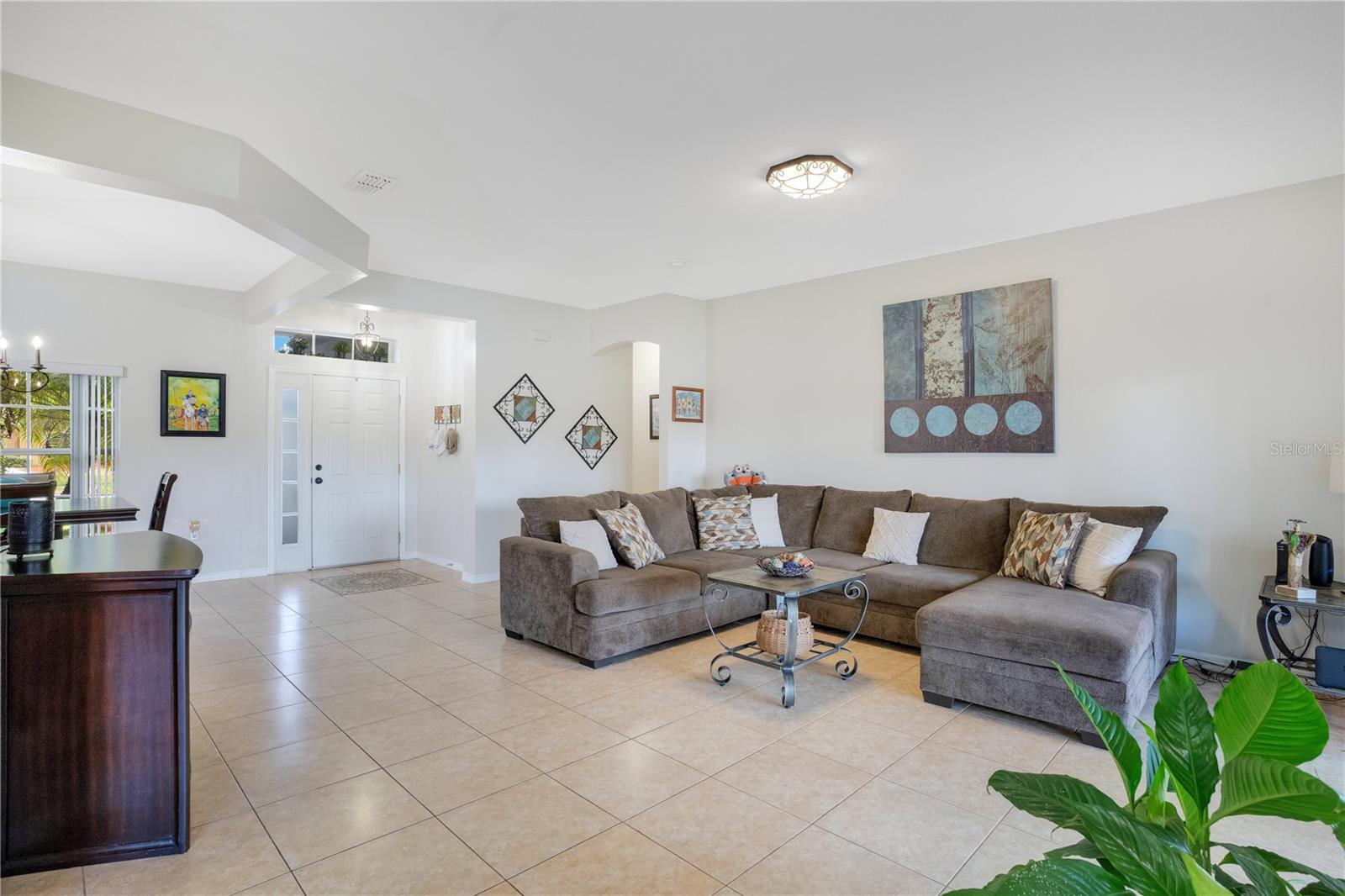 2641 MEADOW VIEW COURT