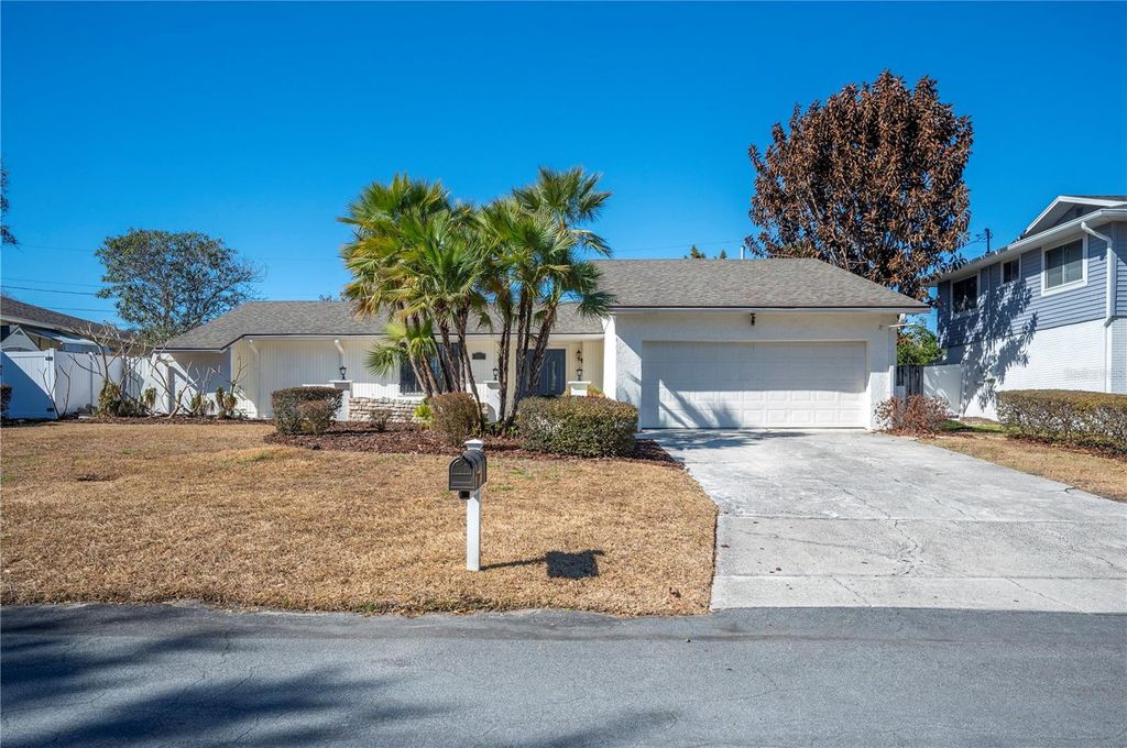 Photo of 627 Palmore Court, Lakeland, FL 33813 (MLS # L4959143)