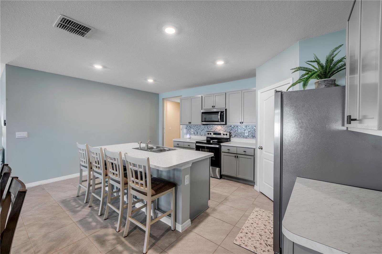 2731 NEVERLAND DRIVE