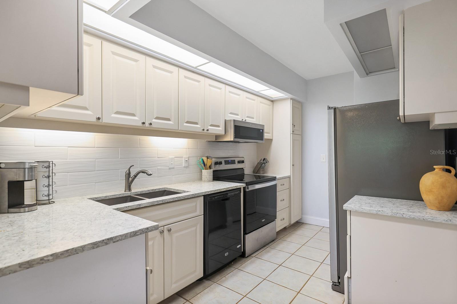 1935 GULF OF MEXICO DRIVE G7-304