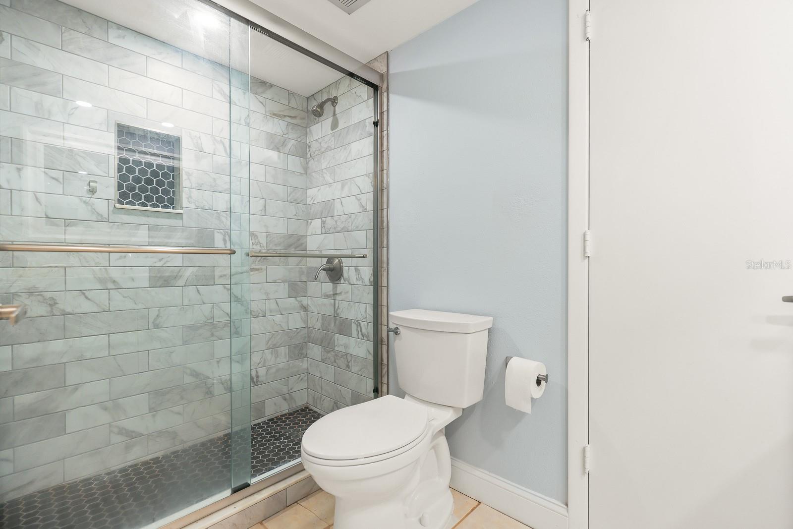 SEAPLACE VI - Residential