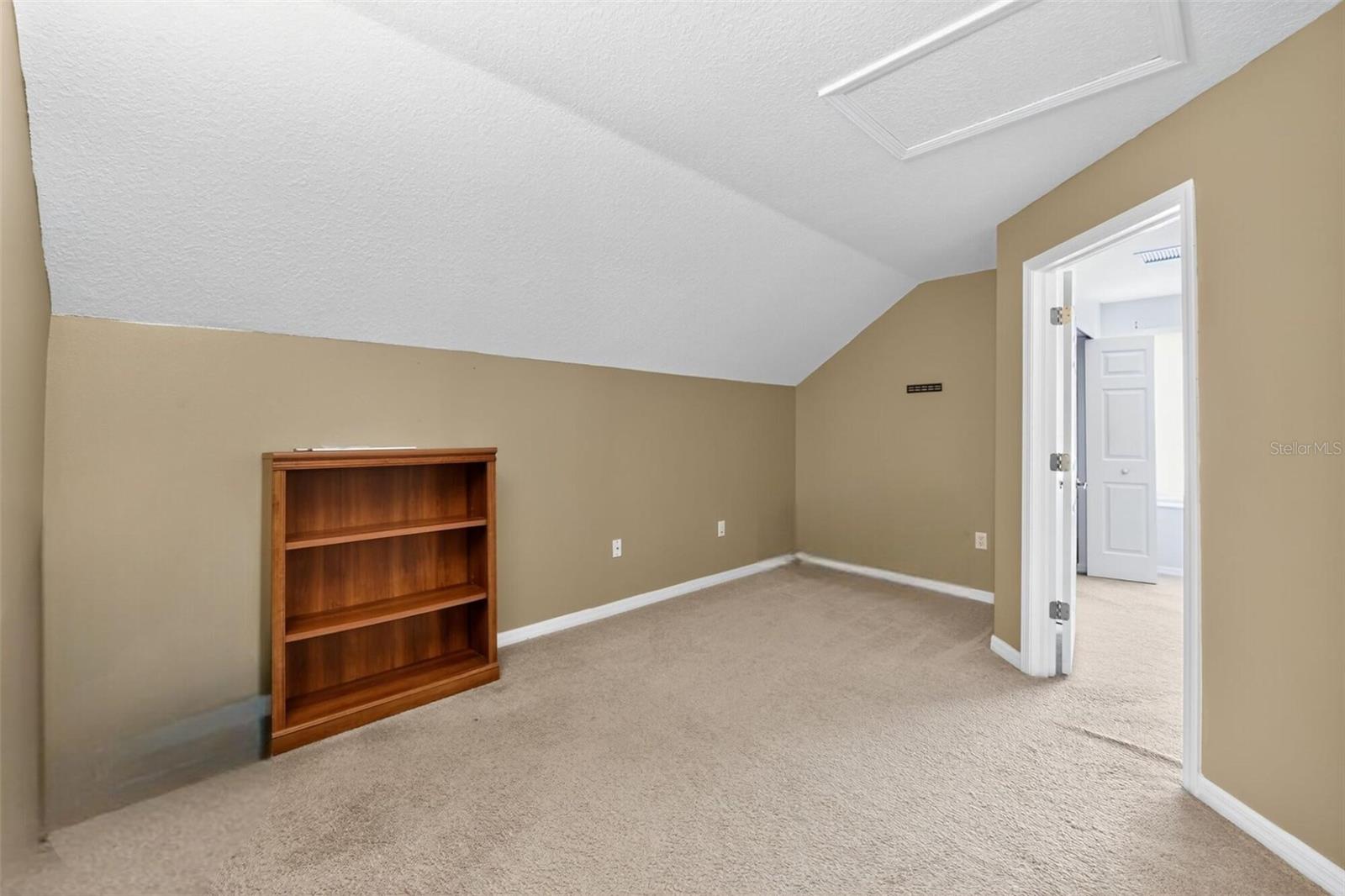 OAK TRACE - Residential