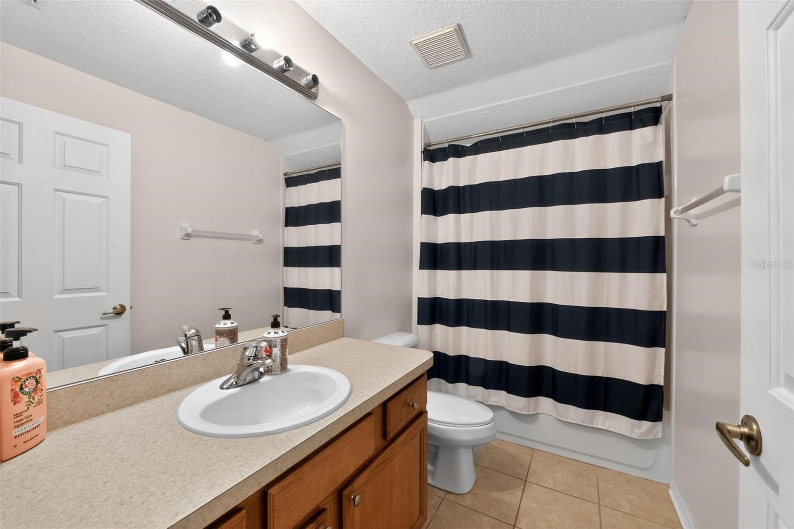 OAK TRACE - Residential