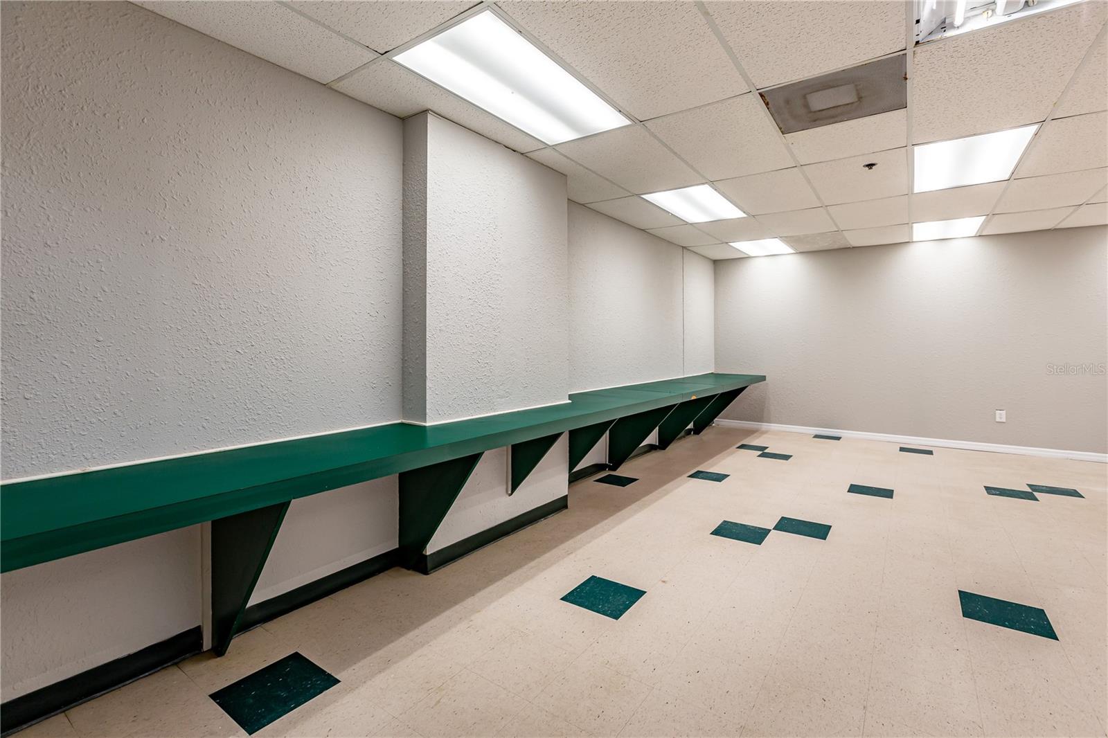 UNPLATTED - Commercial Lease