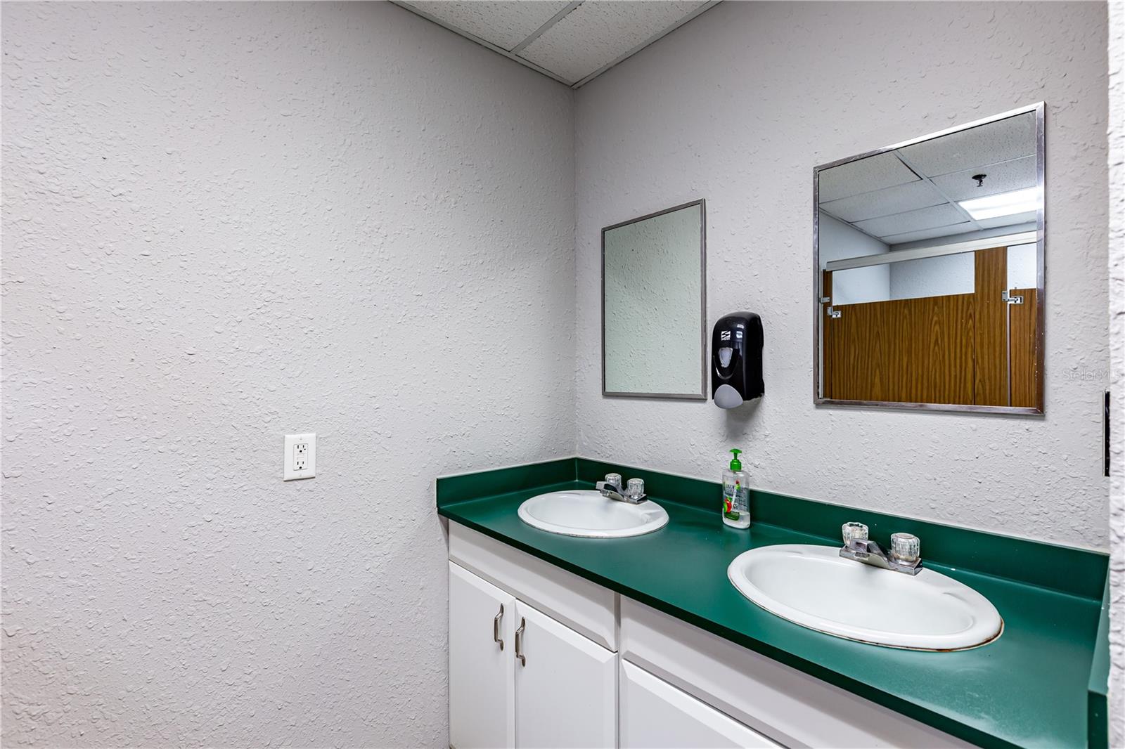 UNPLATTED - Commercial Lease