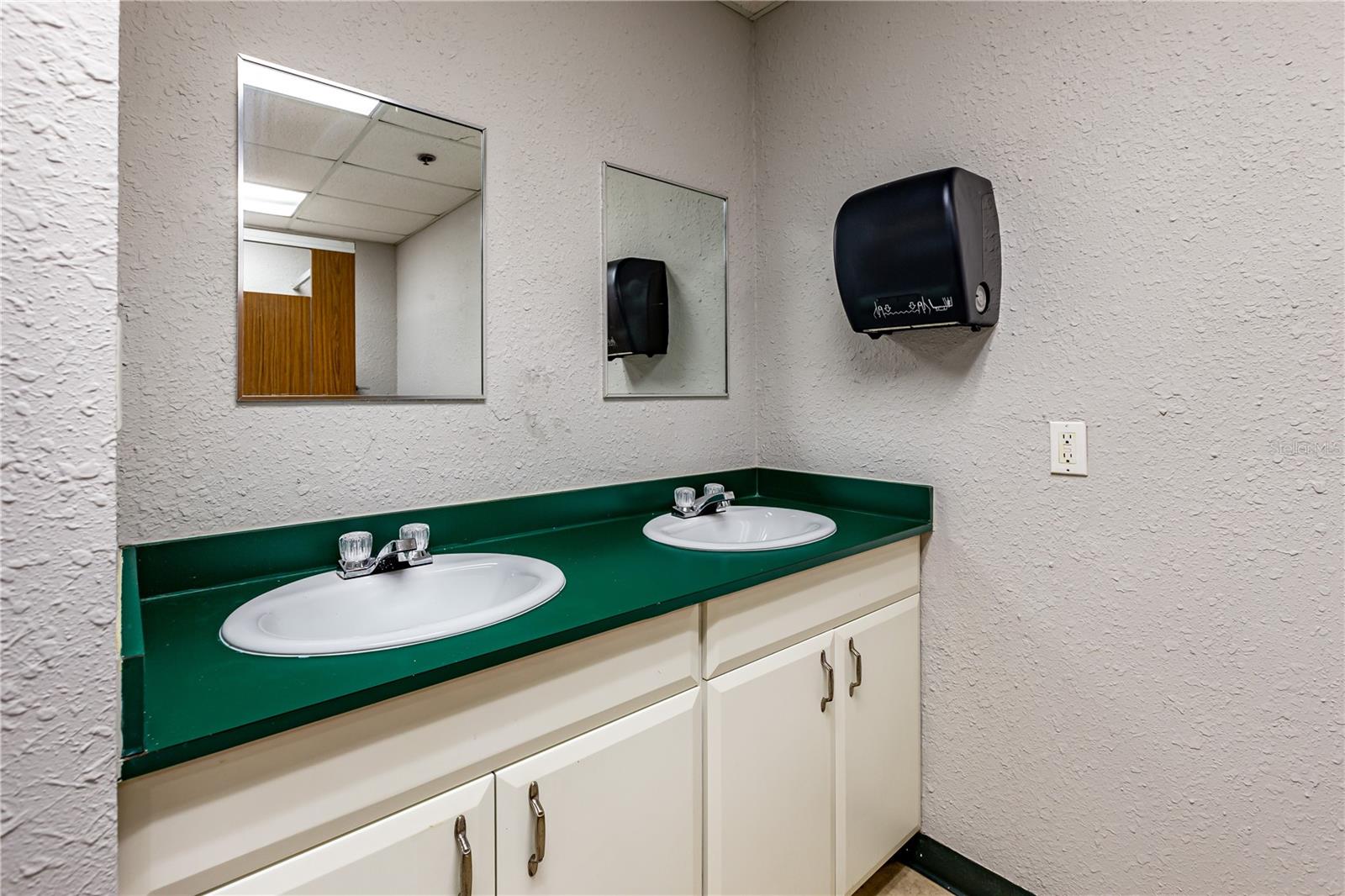 UNPLATTED - Commercial Lease