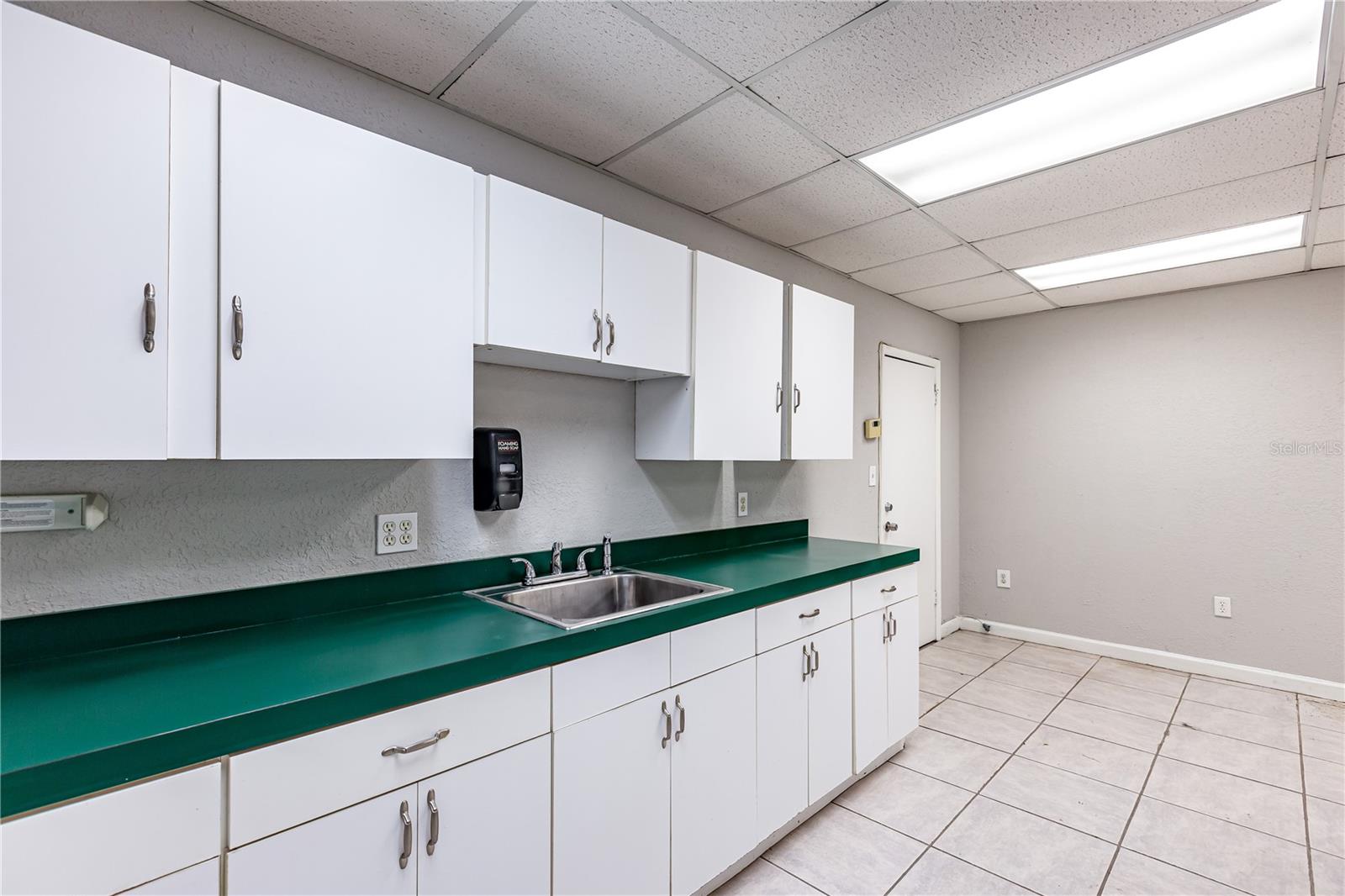 UNPLATTED - Commercial Lease