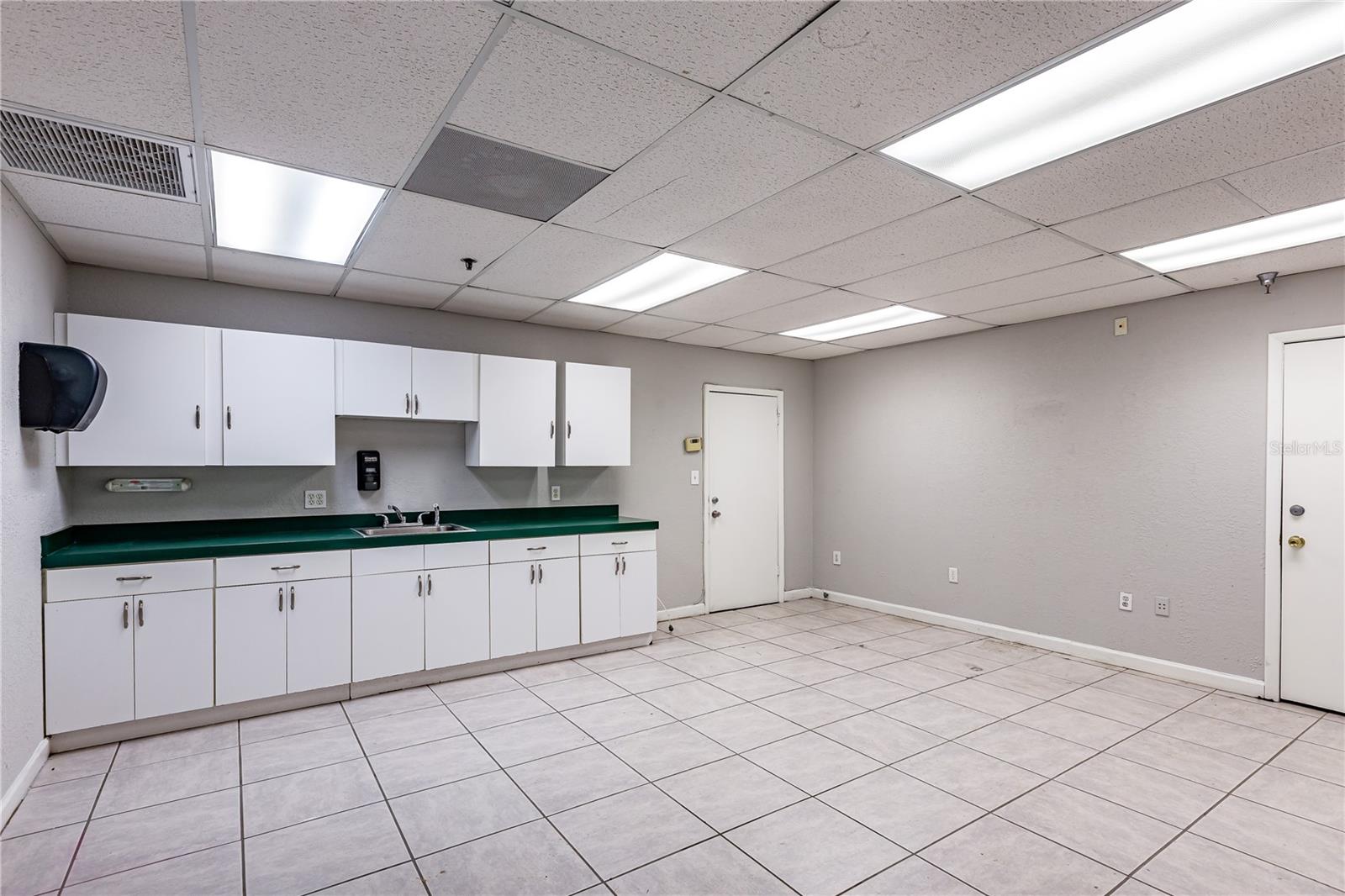 UNPLATTED - Commercial Lease