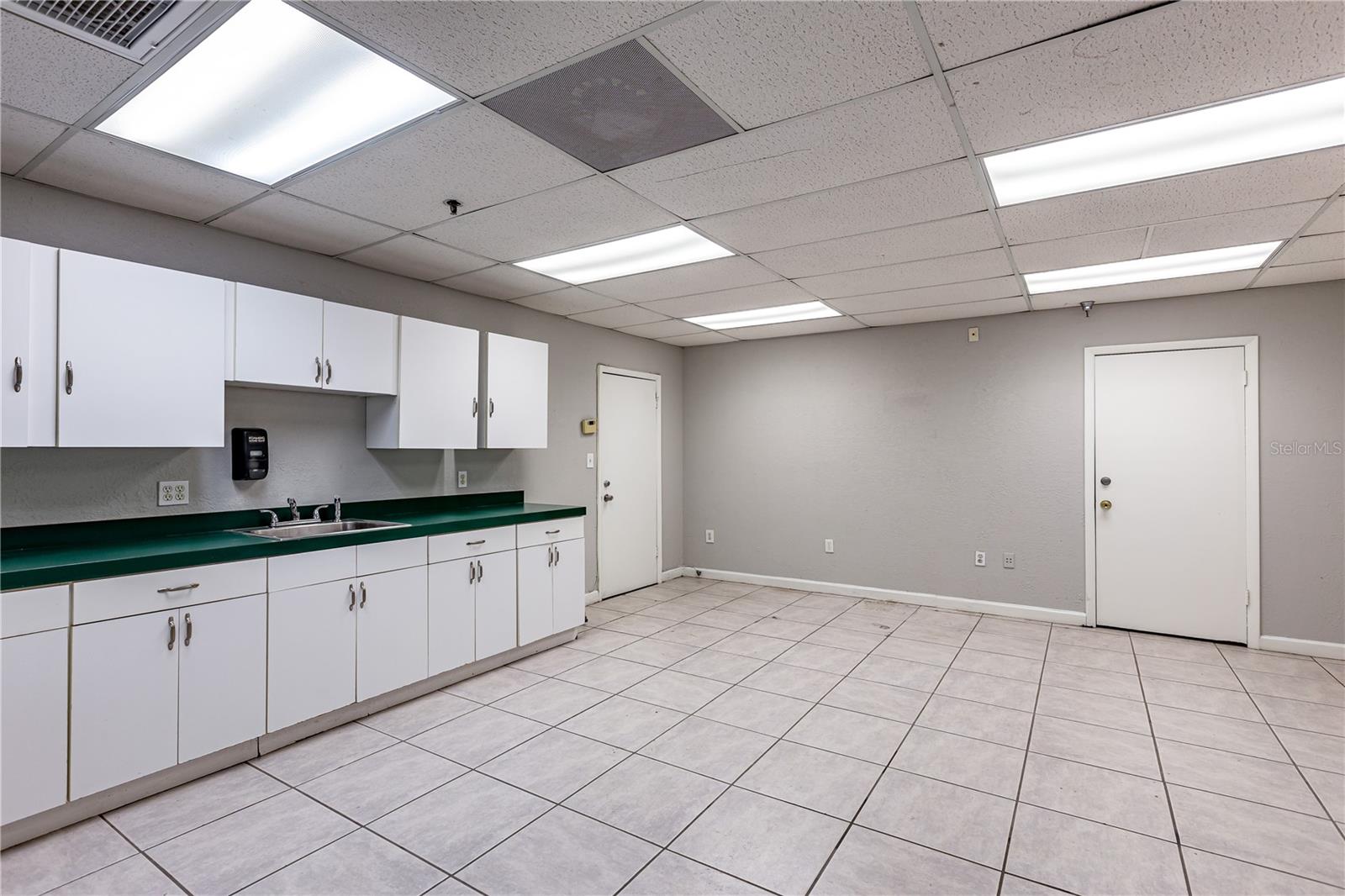 UNPLATTED - Commercial Lease