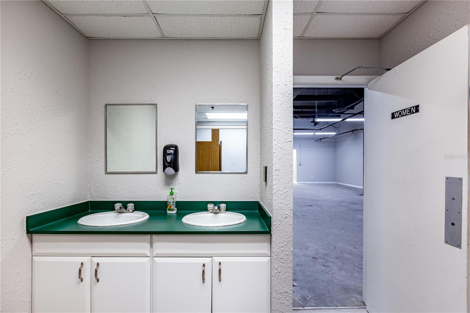 UNPLATTED - Commercial Lease