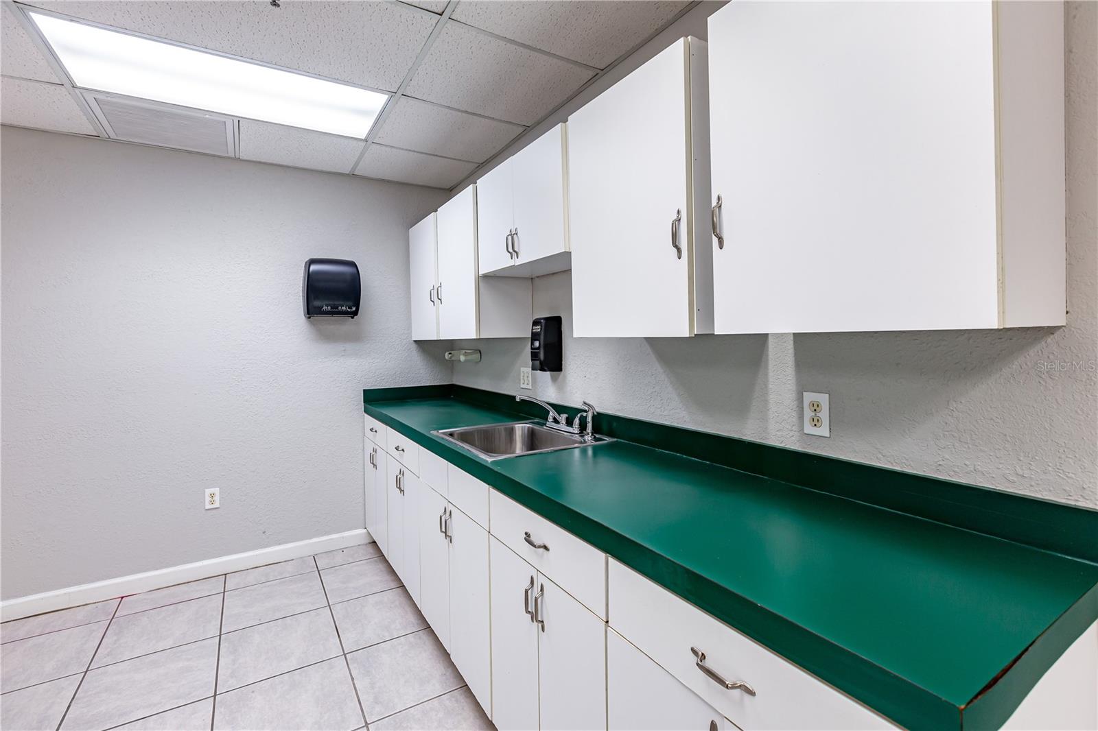 UNPLATTED - Commercial Lease