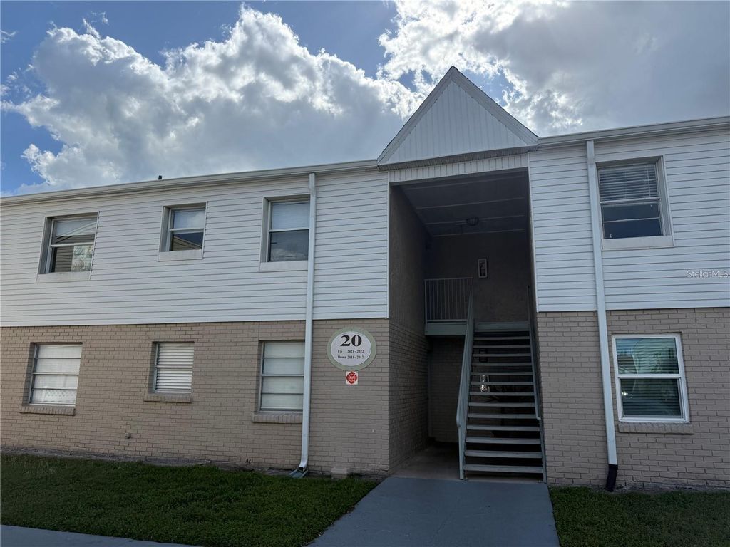 Photo of 7210 N Manhattan Avenue #2011, Tampa, FL 33614 (MLS # S5148115)