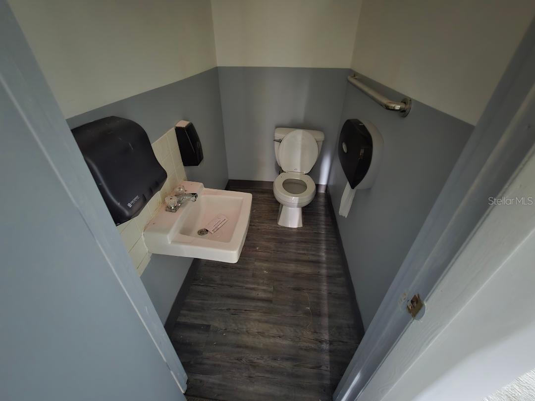 TAMPA TARPON SPGS LAND CO - Commercial Sale