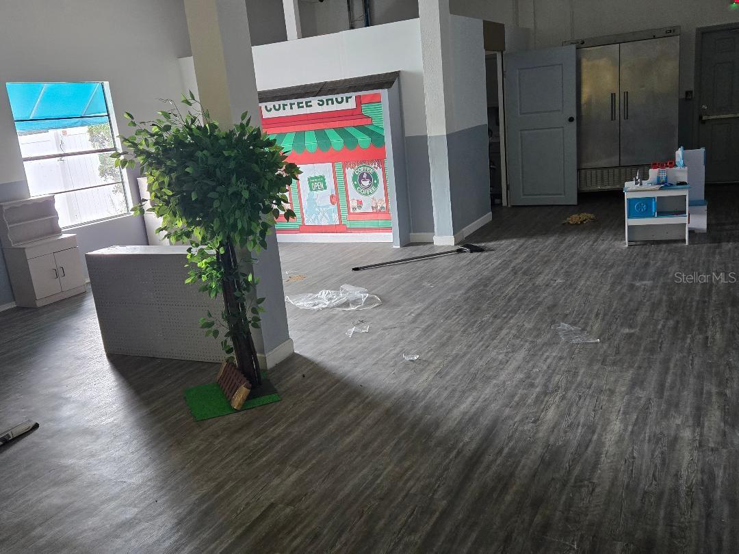 TAMPA TARPON SPGS LAND CO - Commercial Sale