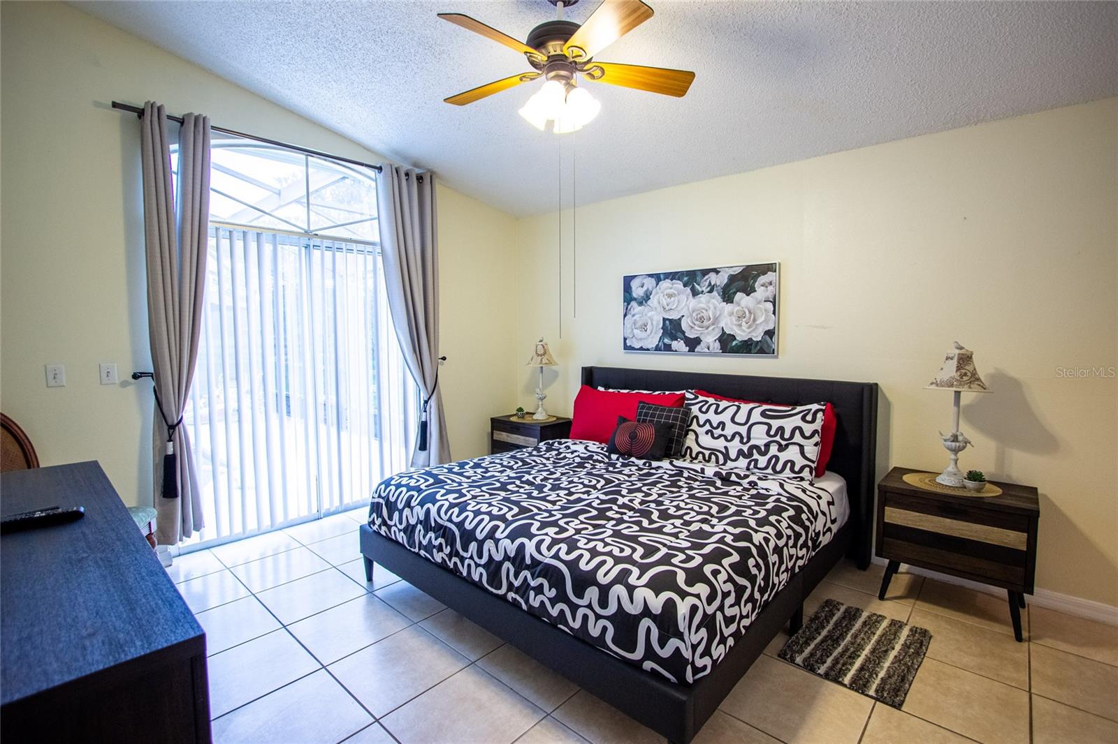 SHEFFIELD LAKESIDE ESTATES PH 03 - Residential Lease