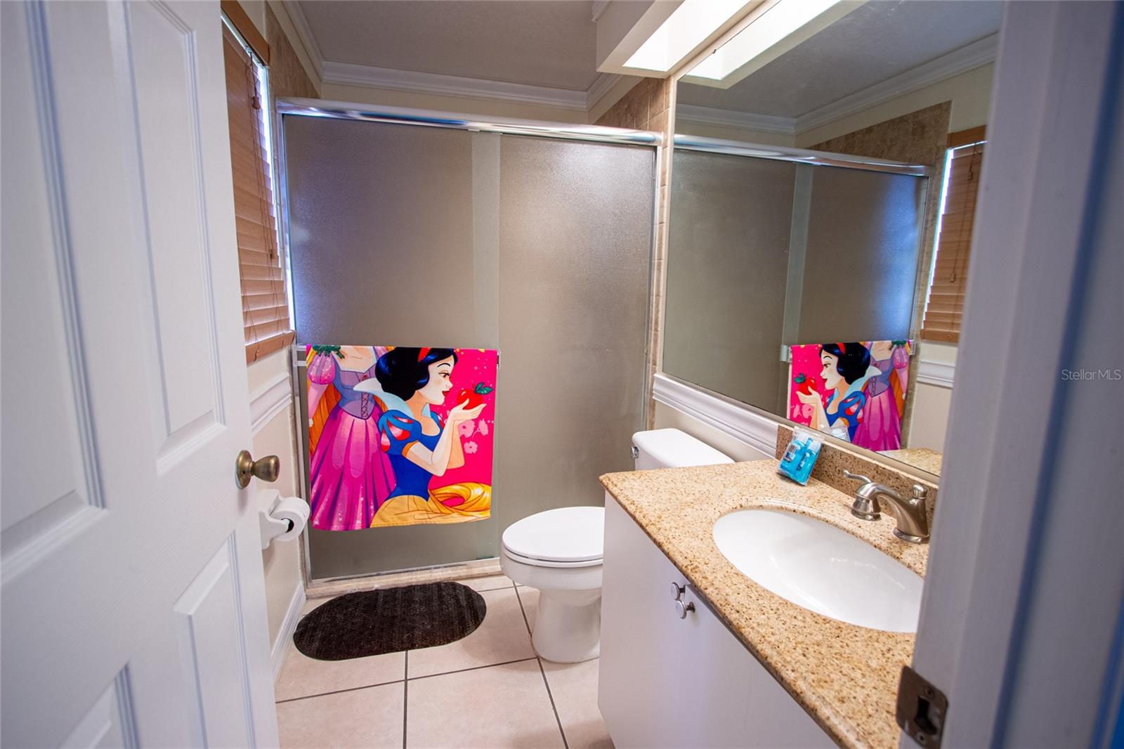 SHEFFIELD LAKESIDE ESTATES PH 03 - Residential Lease