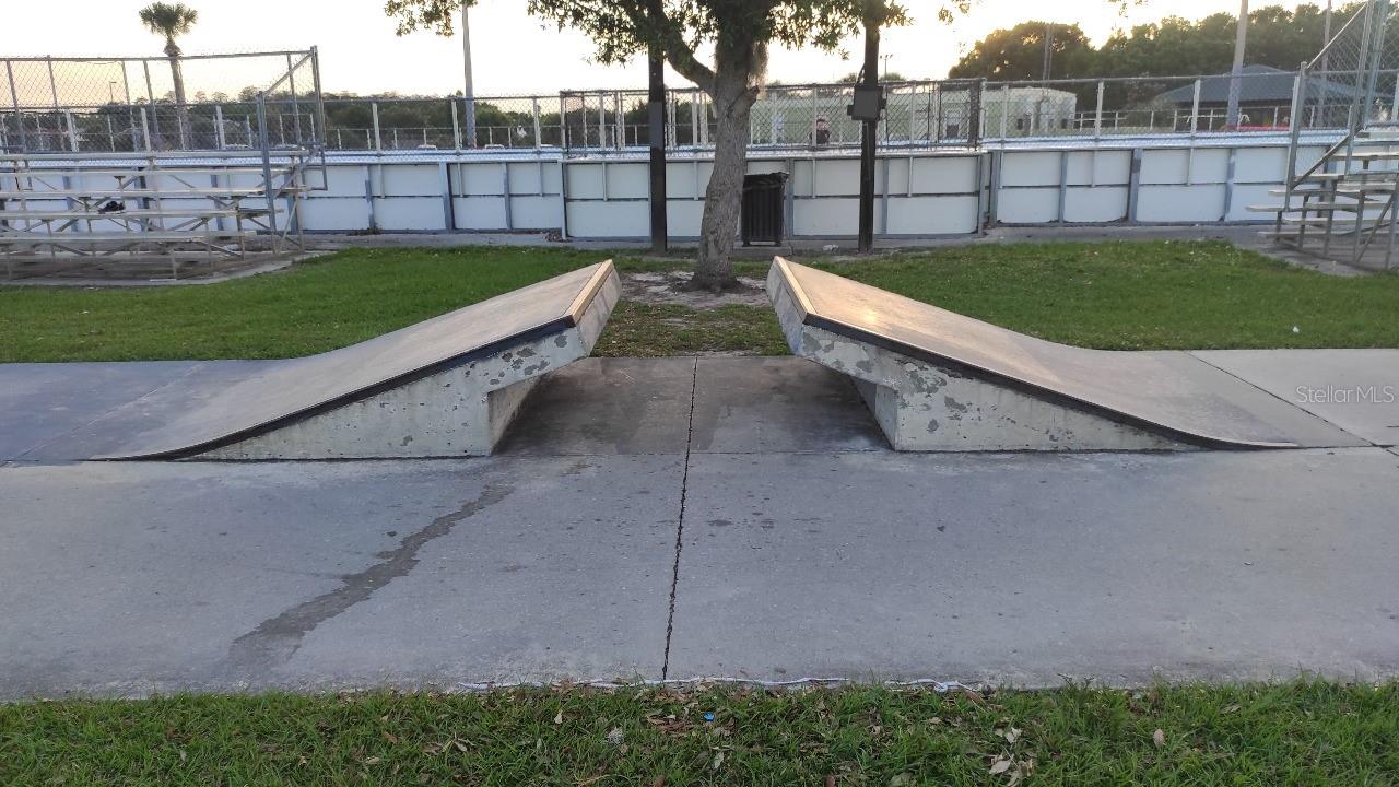 SHEFFIELD LAKESIDE ESTATES PH 03 - Residential Lease