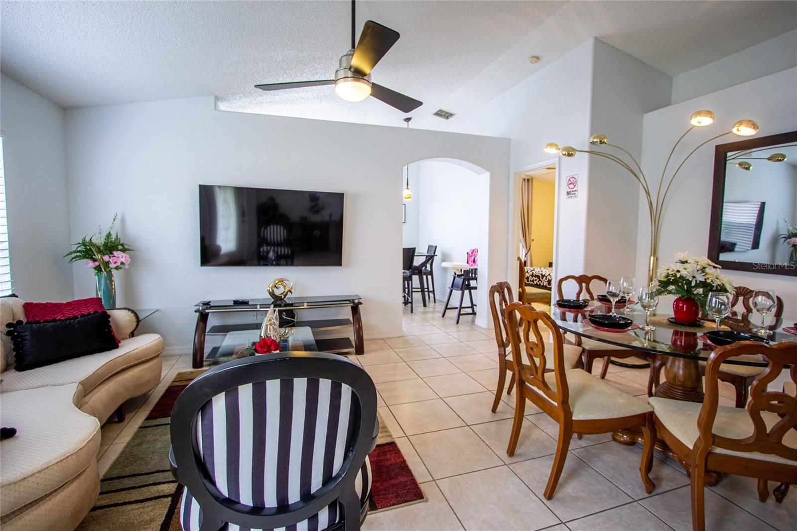 SHEFFIELD LAKESIDE ESTATES PH 03 - Residential Lease