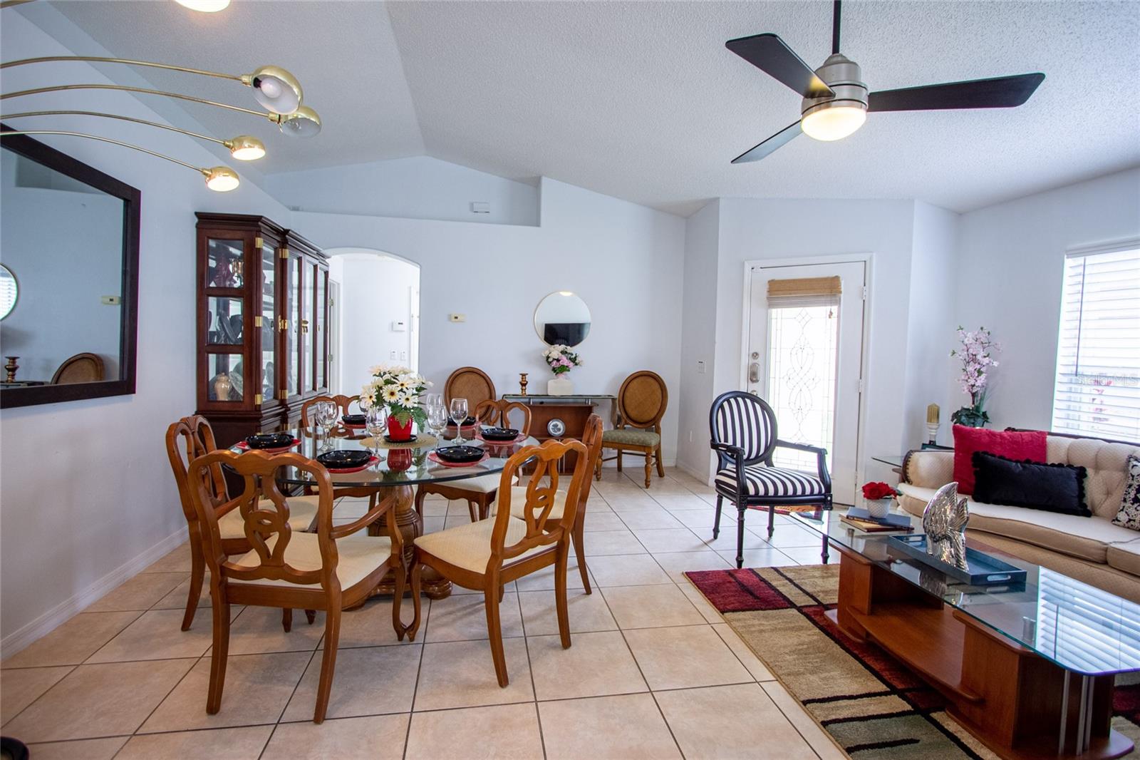 SHEFFIELD LAKESIDE ESTATES PH 03 - Residential Lease