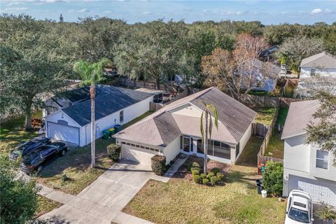 A home in EUSTIS