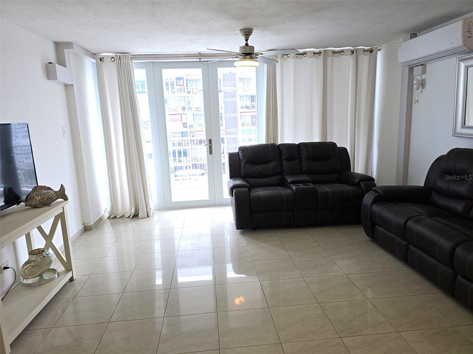 CORAL BEACH - Residential