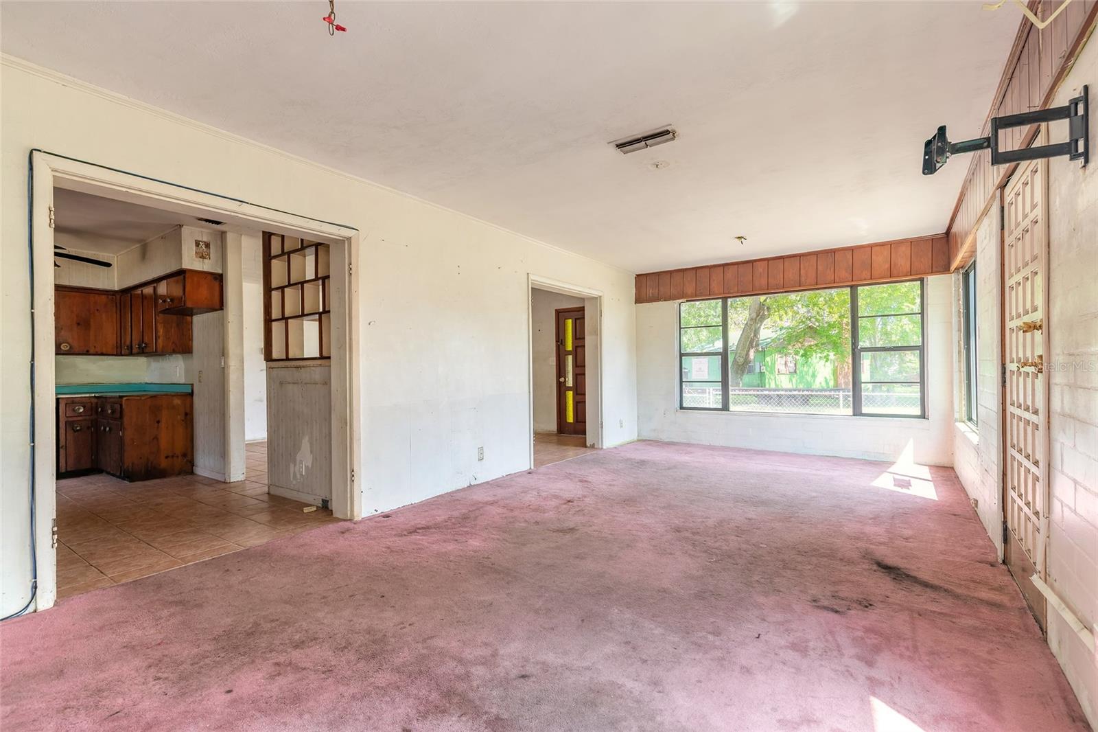 TUCKER 02 BLK 14 KINGSTON - Residential