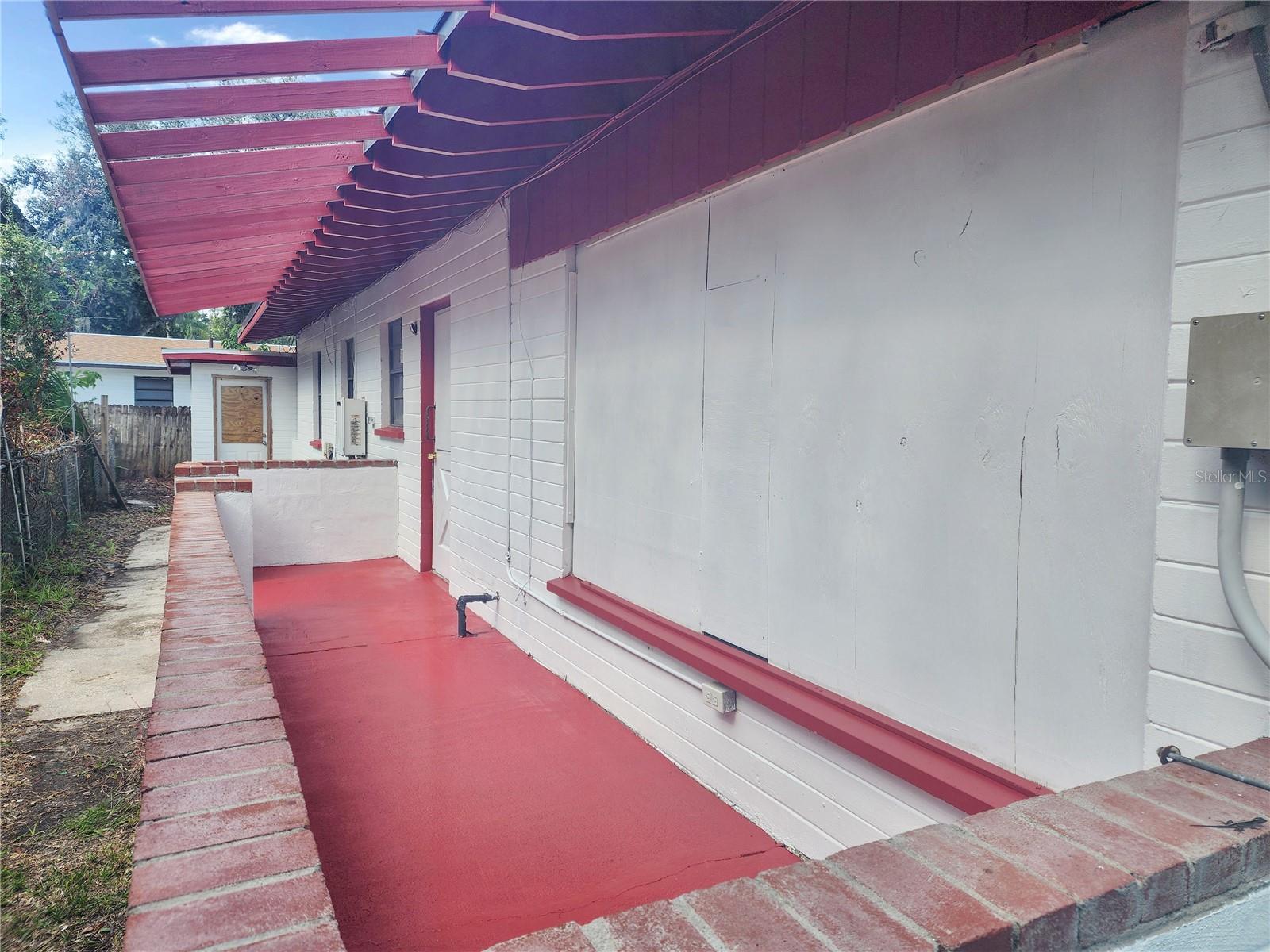 TUCKER 02 BLK 14 KINGSTON - Residential