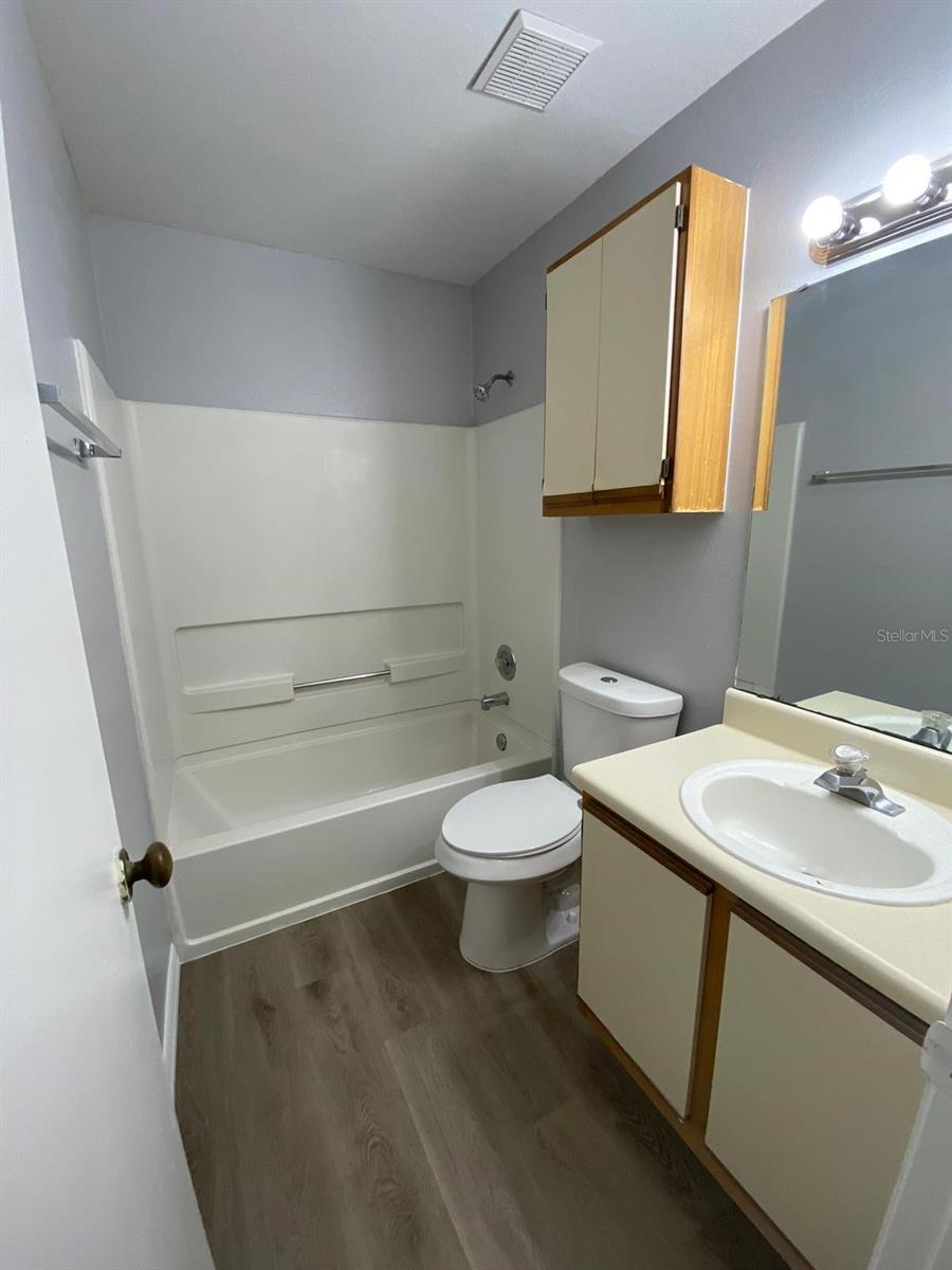 LANDING A CONDO - Residential