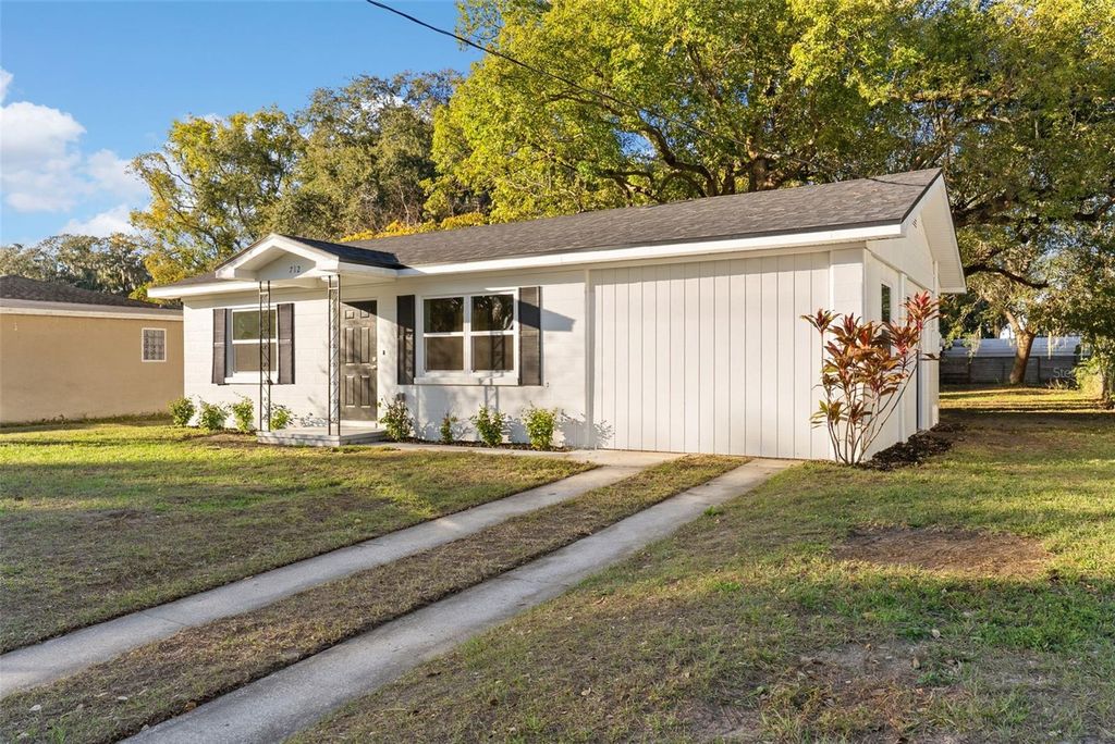 Photo of 712 Pilaklakaha Avenue, Auburndale, FL 33823 (MLS # P4937688)