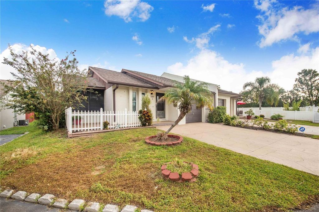 Photo of 5107 Old Highway 37 #2, Lakeland, FL 33811 (MLS # L4956112)