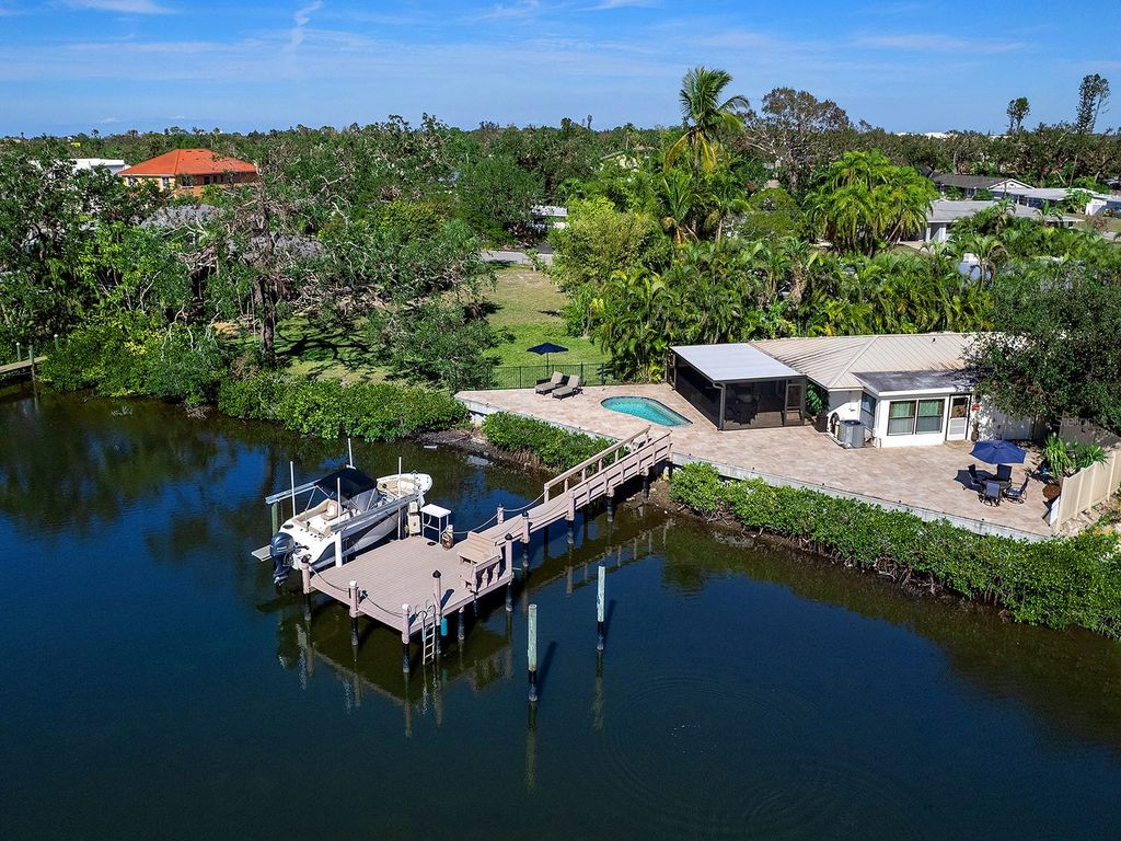 Photo of 5508 Dinah Lane, Sarasota, FL 34231 (MLS # A4637985)