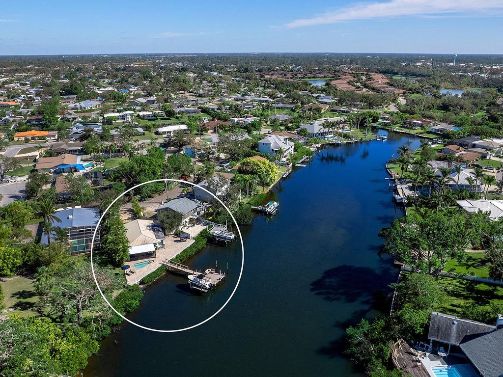 Photo of 5508 Dinah Lane, Sarasota, FL 34231 (MLS # A4637985)