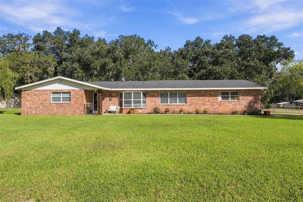 Photo of 605 W Dees Road, Lakeland, FL 33809 (MLS # TB8562282)