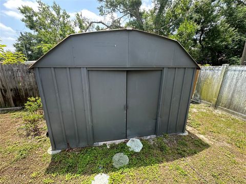 A home in LAKELAND