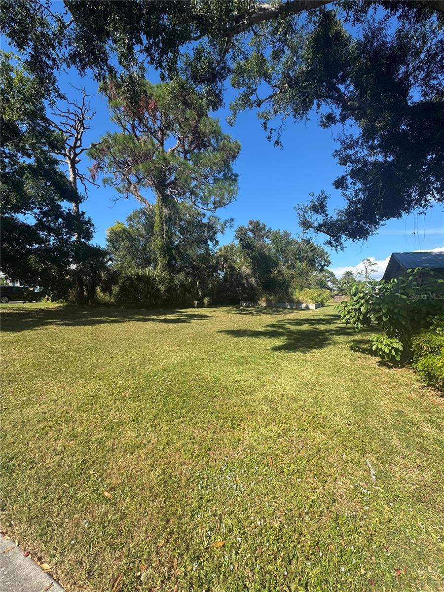 VAMO 3RD ADD TO - Land