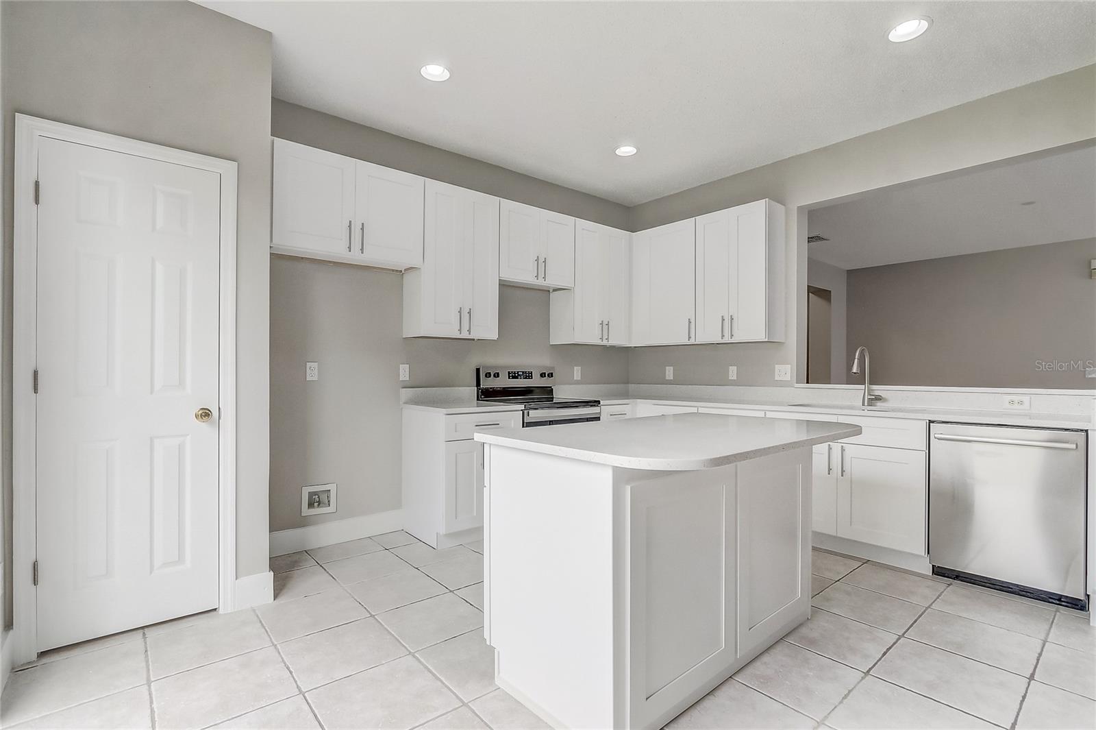 SUNRISE LAKES PH I SUB - Residential
