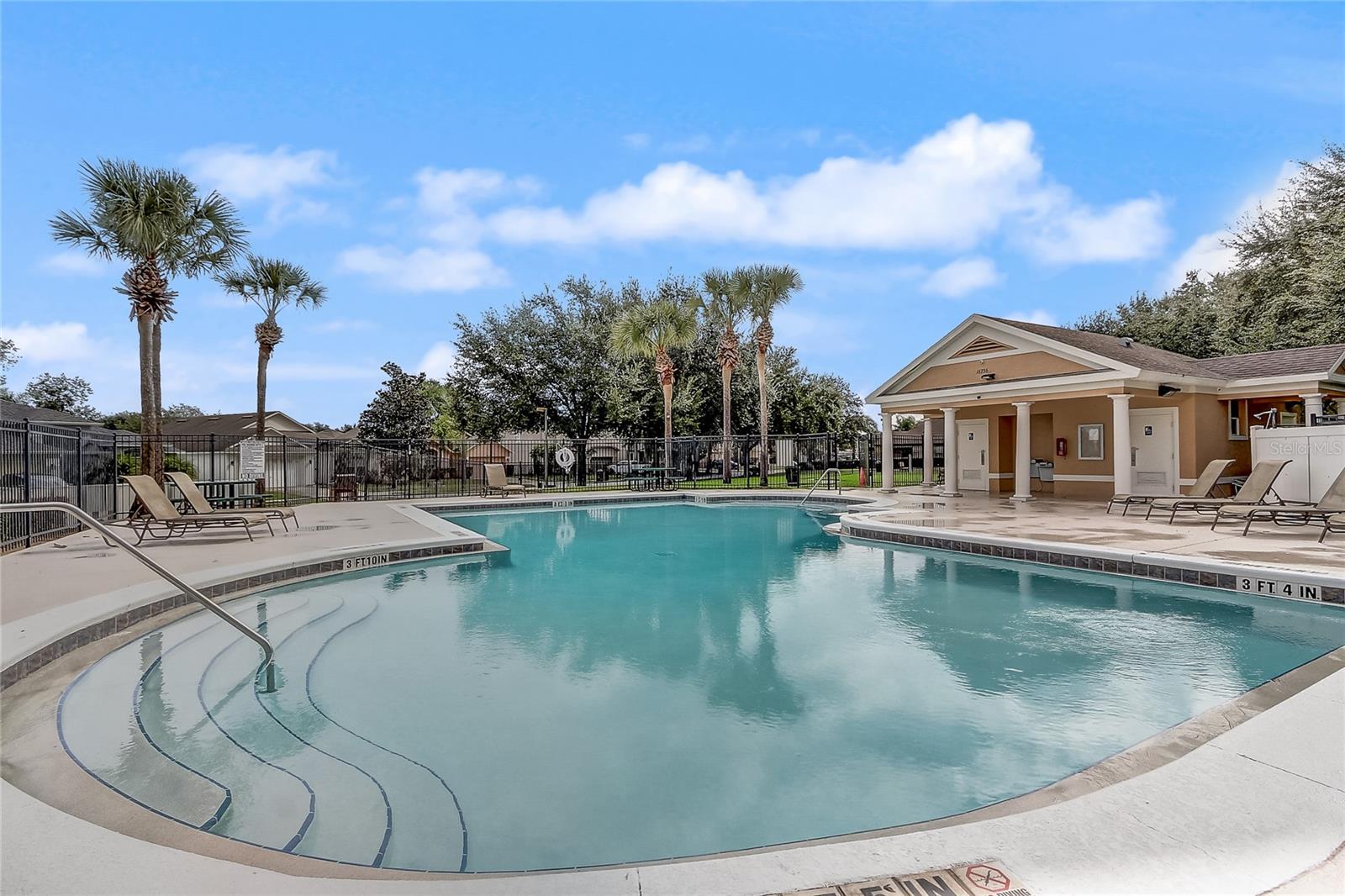 SUNRISE LAKES PH I SUB - Residential
