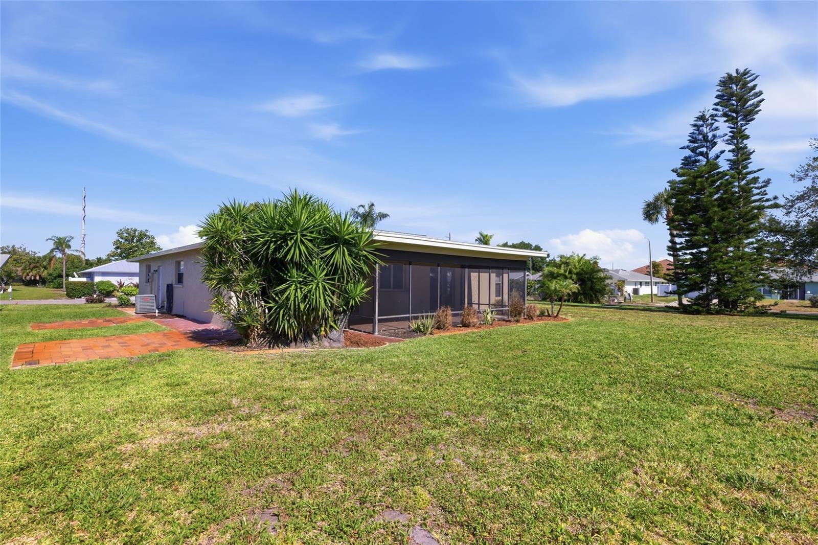 VILLAGE GREEN OF BRADENTON - Residential