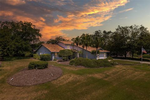 A home in PALM HARBOR