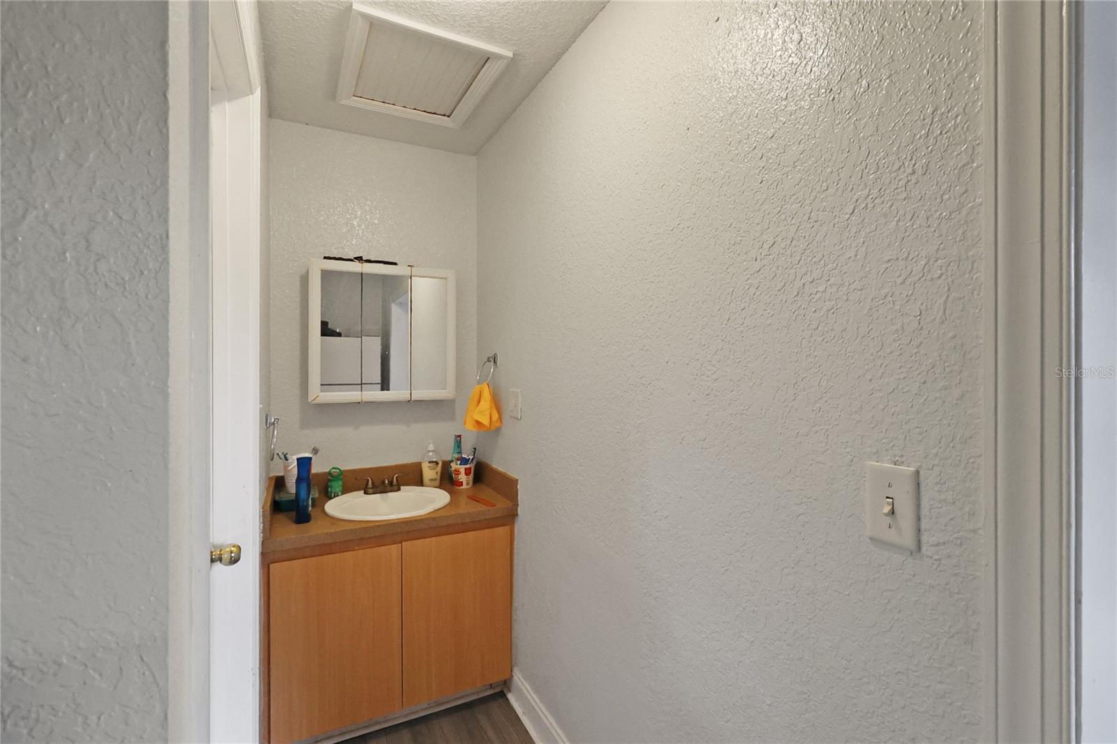 GATEWAY SUB - Residential Income