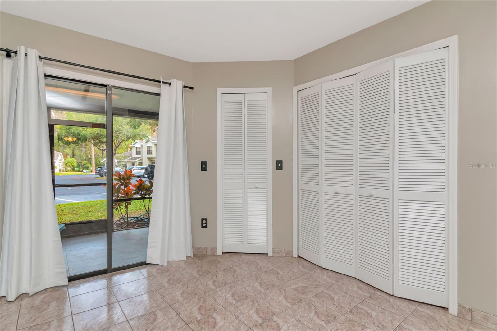 FAIRCREST I CONDO - Residential