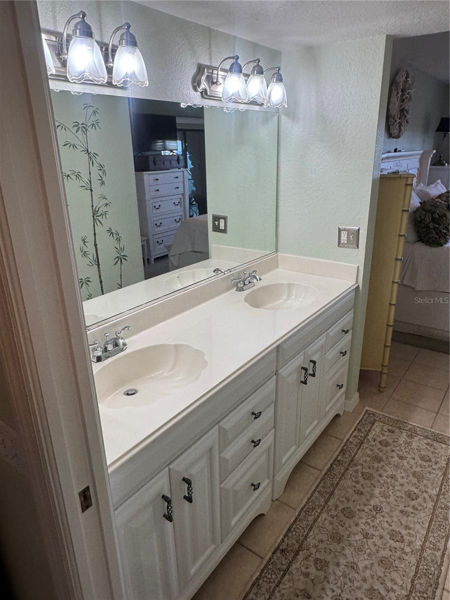 ROLLS LANDING PH 07 AMD - Residential Lease