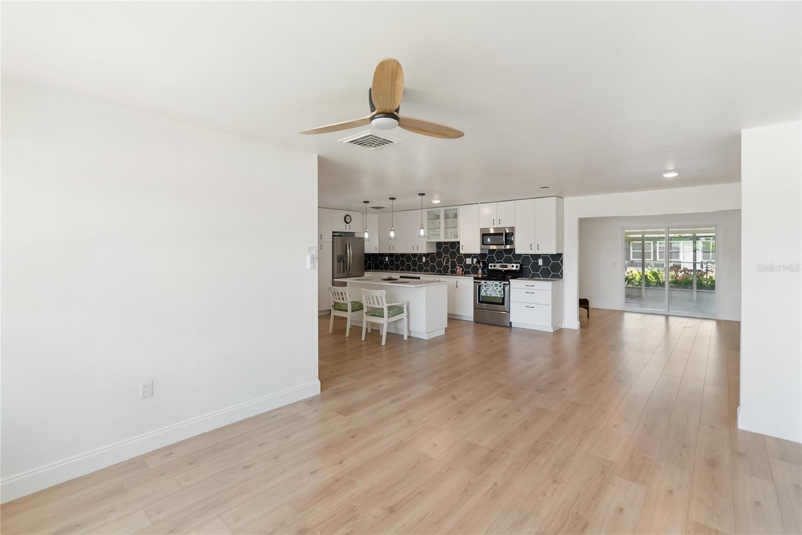 609 GLEN OAK ROAD