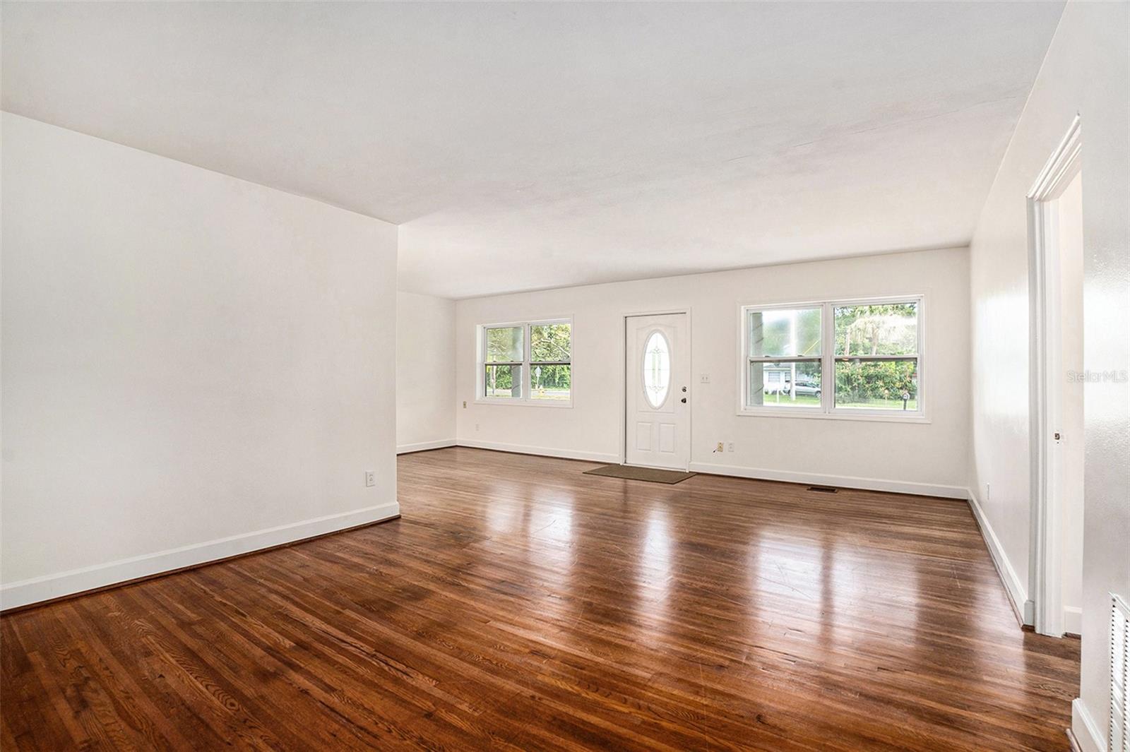 1601 LAKEVIEW ROAD