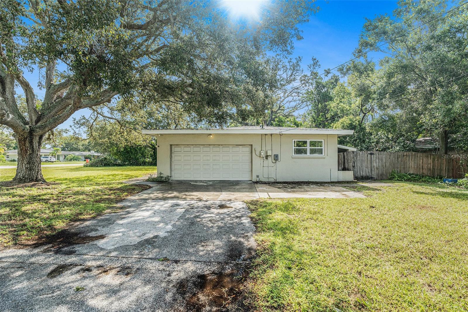 1601 LAKEVIEW ROAD