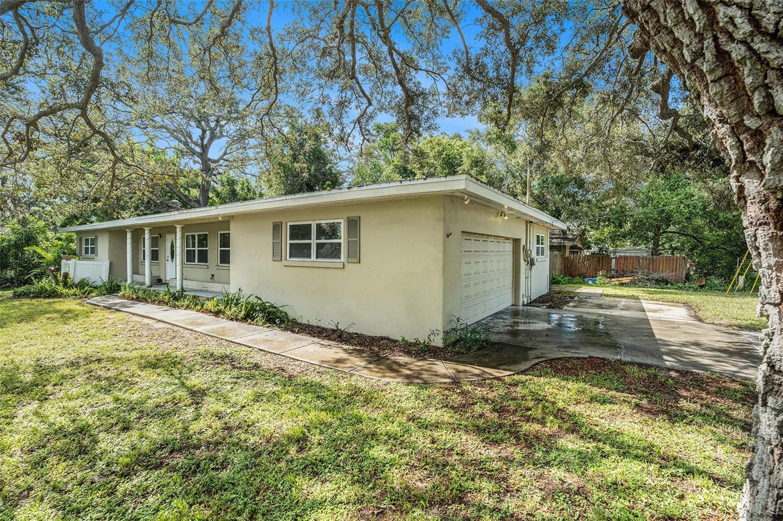 1601 LAKEVIEW ROAD