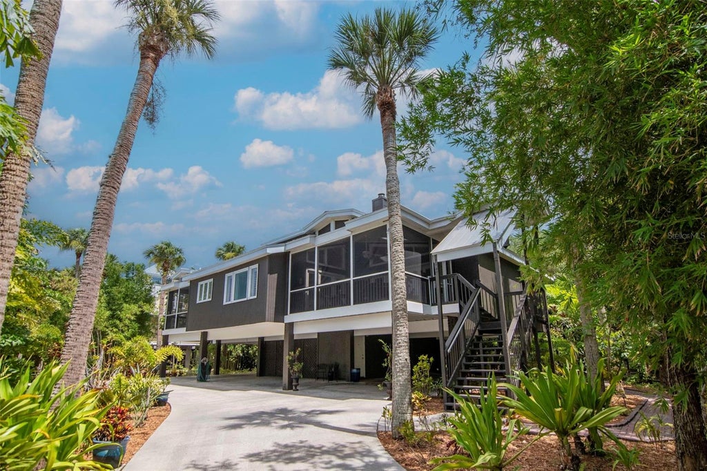 Photo of 2514 W Conley Avenue, Tampa, FL 33611 (MLS # TB8527074)