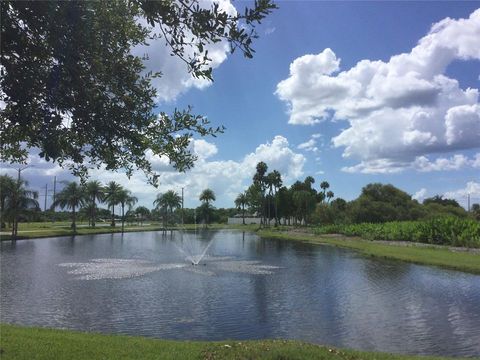 A home in ELLENTON