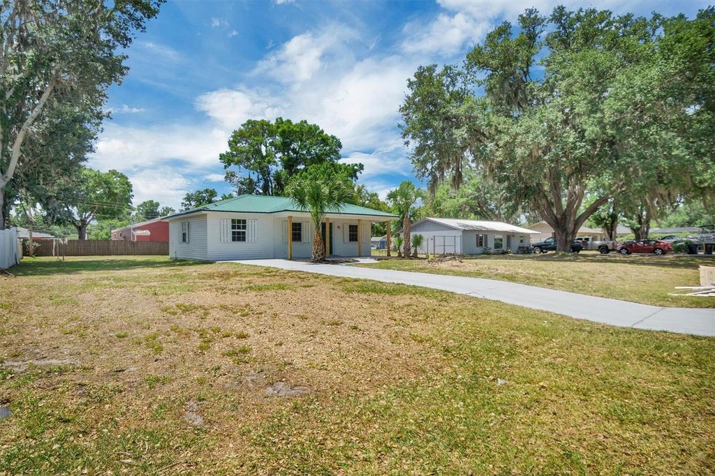 Photo of 112 Amy Circle, Lakeland, FL 33809 (MLS # O6403908)