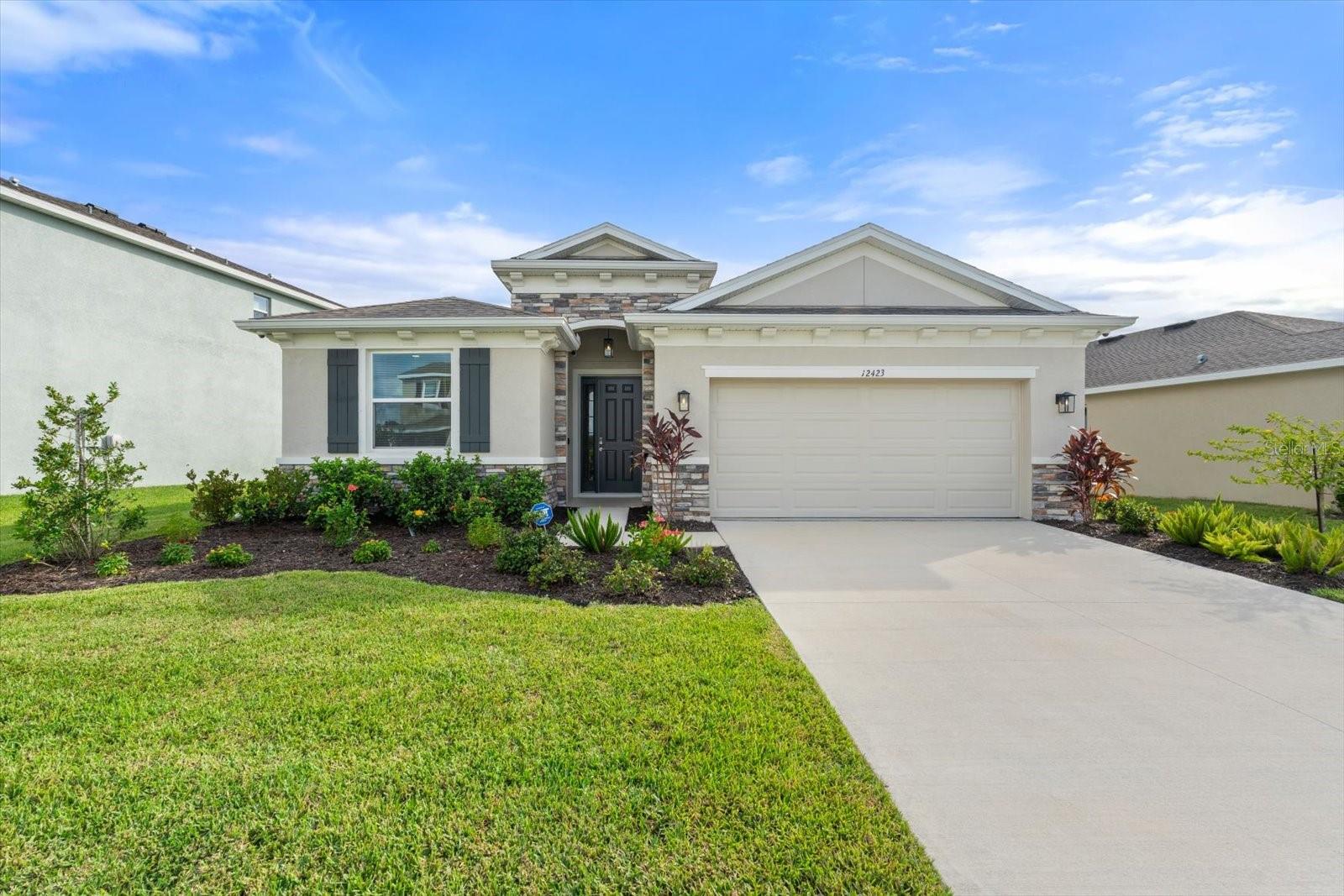BELLA LAGO - Residential